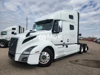 2023 VOLVO VNL64T760