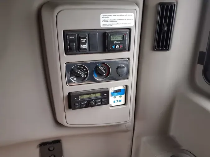 2019 NAVISTAR INTERNATIONAL LT625 SLPR CAB