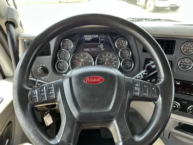 2019 Peterbilt 579