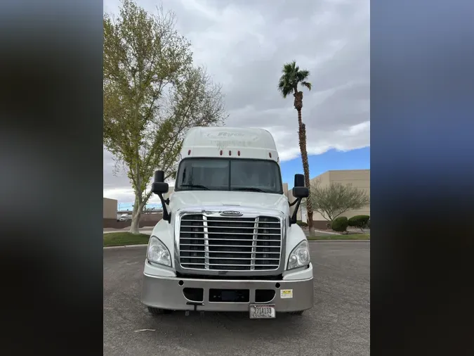 2018 FREIGHTLINER/MERCEDES CASCADIA 125