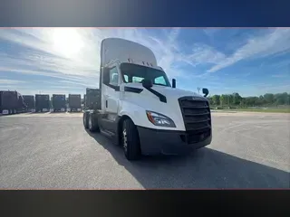 2019 Freightliner Cascadia 126