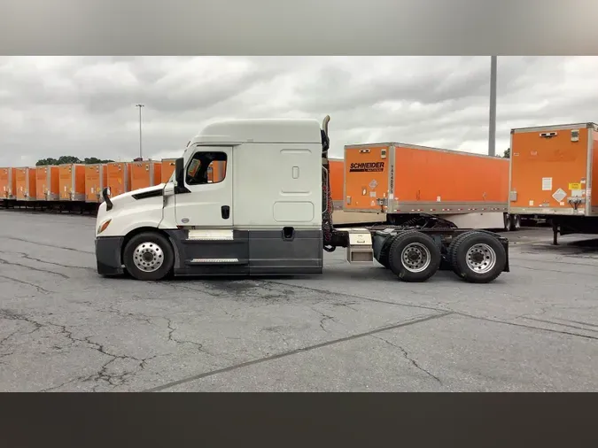 2022 Freightliner Cascadia 126