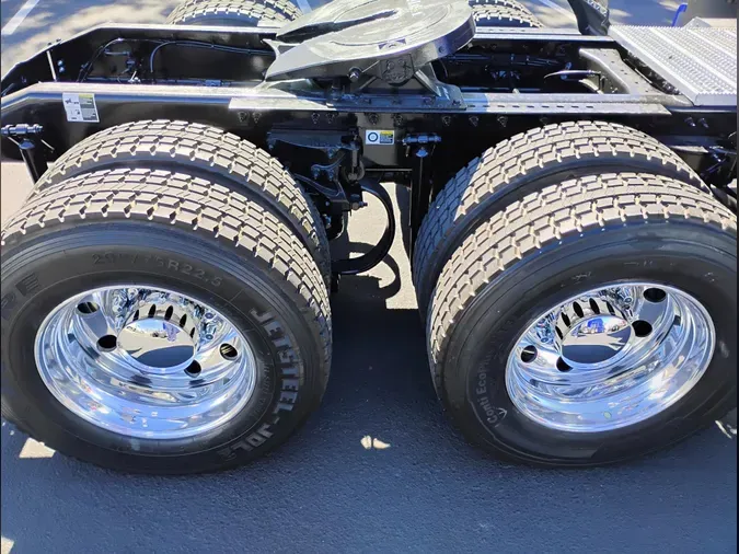 2022 Peterbilt 579704b93c1d6994410d0b576f0e7d3d5d6