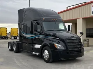 2018 Freightliner CASCADIA 126