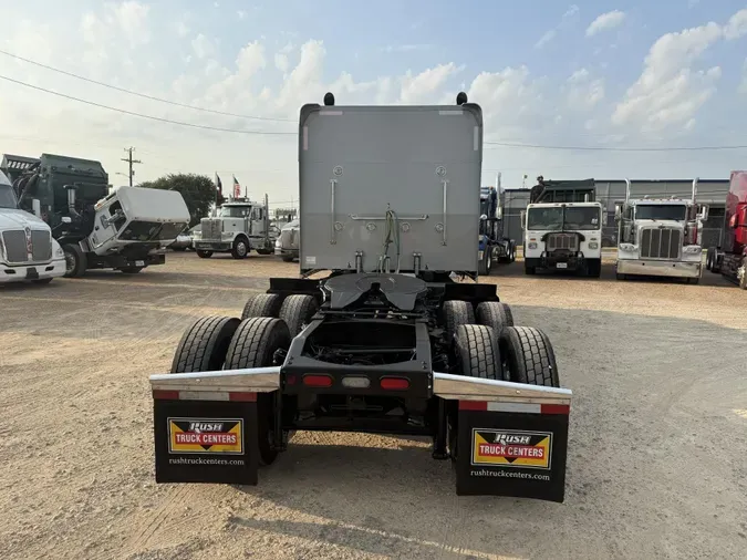 2023 Peterbilt 389