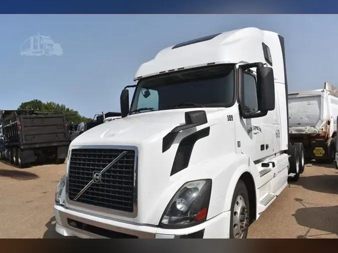 2013 VOLVO VNL64T670