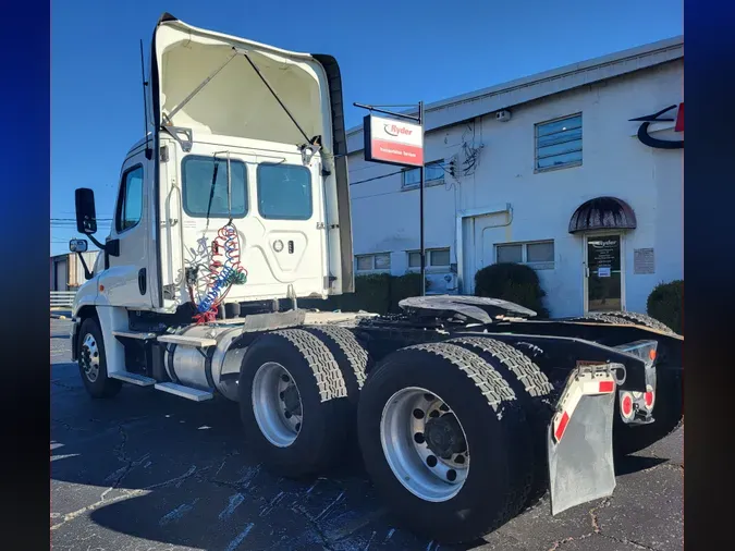 2019 FREIGHTLINER/MERCEDES CASCADIA 125