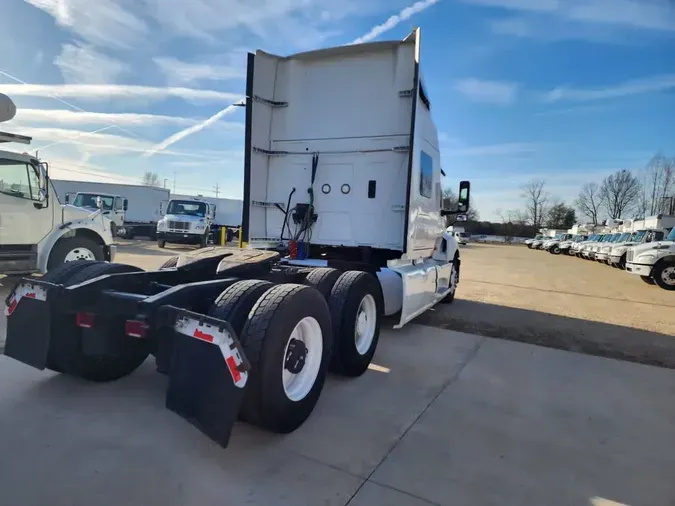 2020 NAVISTAR INTERNATIONAL LT625 SLPR CAB