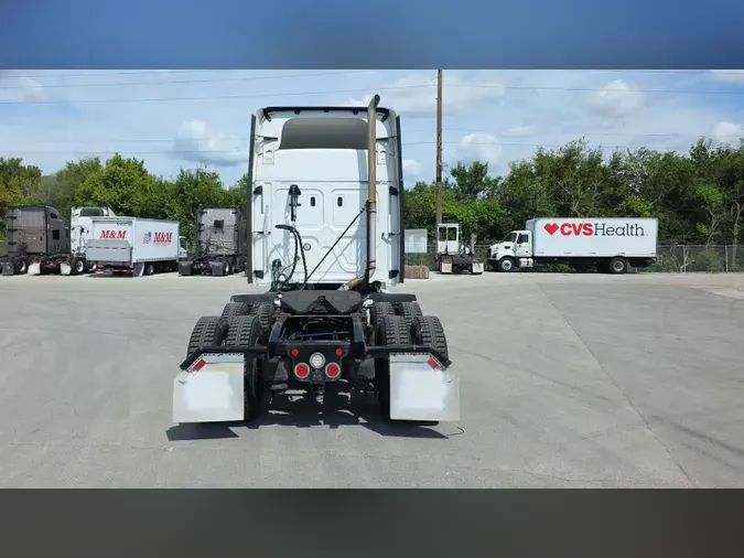 2019 Freightliner Cascadia 126