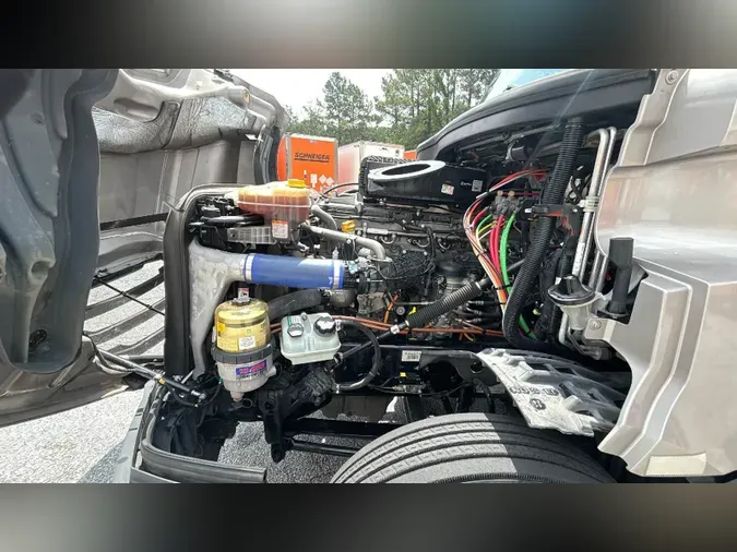 2022 Freightliner Cascadia 1267055aab31a98b90ee2df6317e93e4bb9