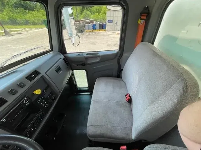 2020 Peterbilt 337