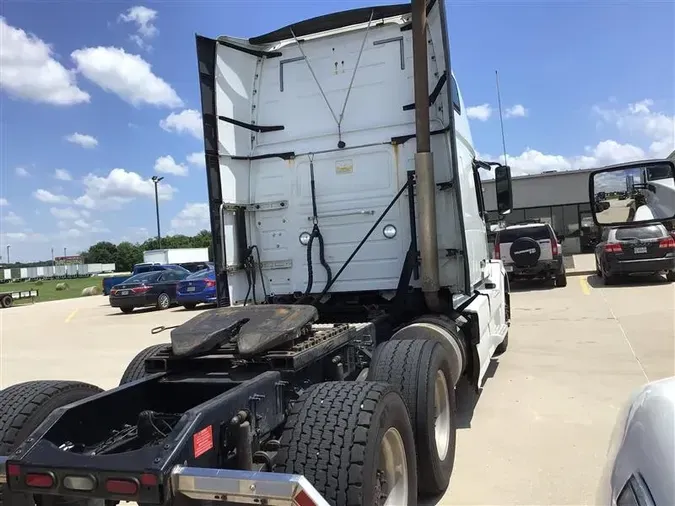 2018 VOLVO VNL670