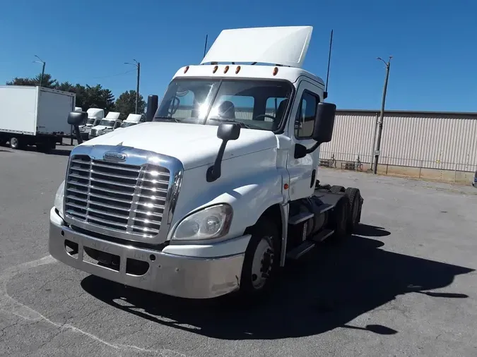2018 FREIGHTLINER/MERCEDES CASCADIA 125705a3d086deea8518d3acceeb2aec555