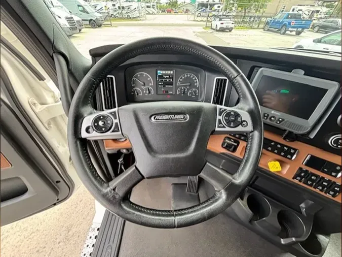 2023 Freightliner Cascadia 126