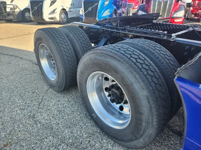 2020 VOLVO VNL760