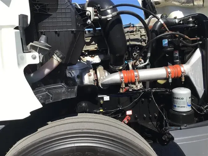 2021 FREIGHTLINER CA126