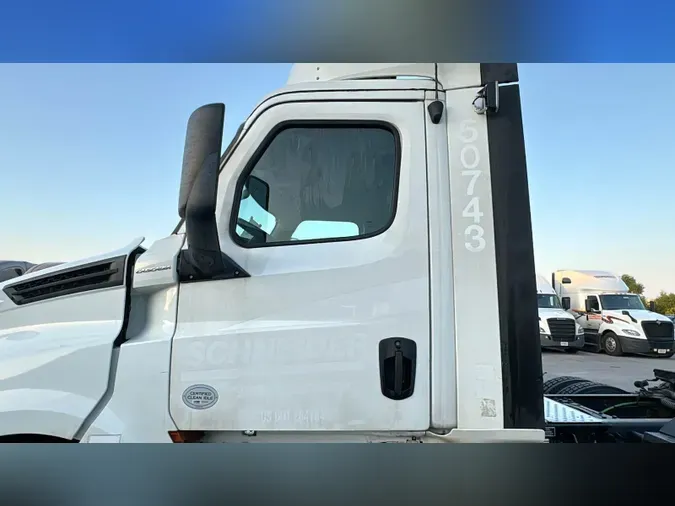 2020 Freightliner Cascadia 126