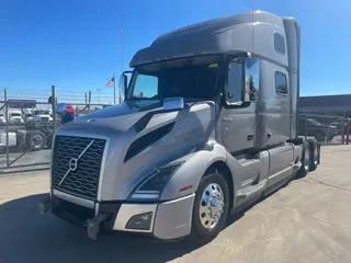 2022 VOLVO VNL64T860