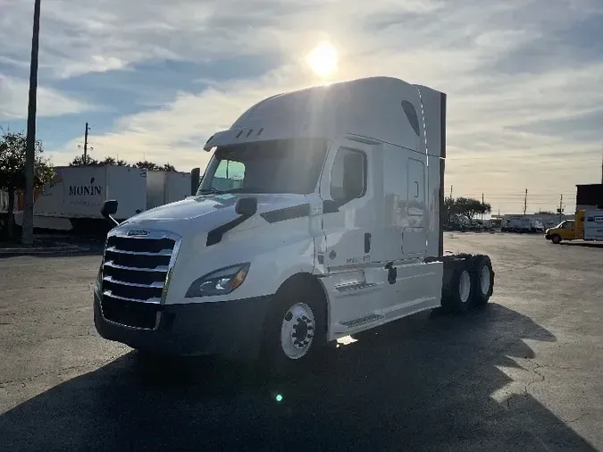2018 Freightliner T12664ST70678bfce688d34ce23f61e95be28100
