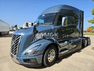 2025 VOLVO VNL64TV04