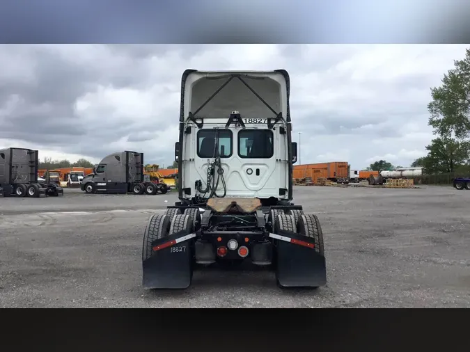 2019 Freightliner Cascadia 126