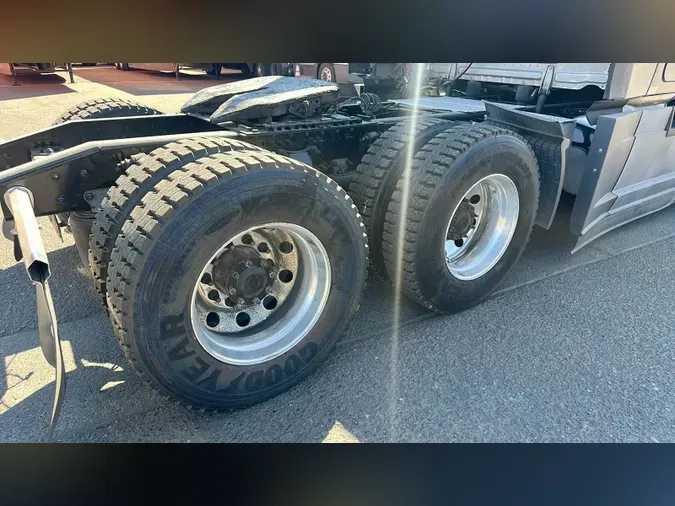 2022 Freightliner Cascadia 126707115bb7c9235cb514f048ee1b1010d