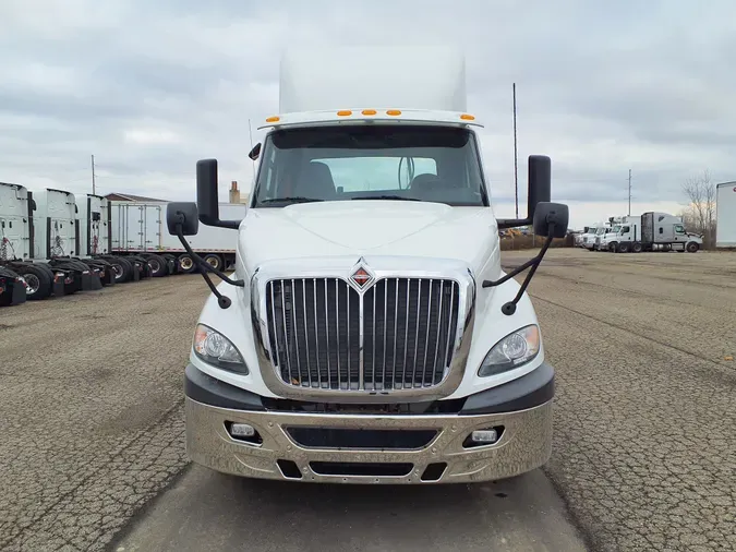 2019 NAVISTAR INTERNATIONAL RH613 DAYCAB S/A