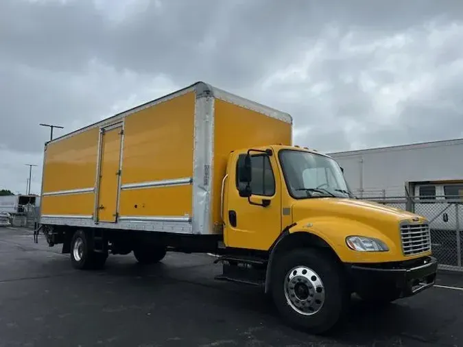 2019 Freightliner Business Class M2 106