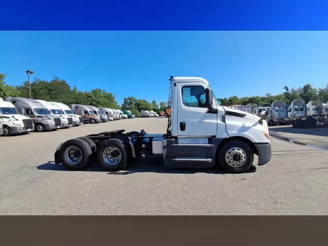 2019 Freightliner Cascadia 12670740eccc5cf6bb2d315ec9468699832