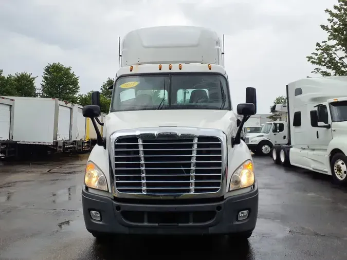 2018 FREIGHTLINER CASCADIA 113" DAYCAB