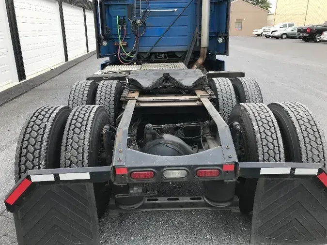 2017 VOLVO VNL64300