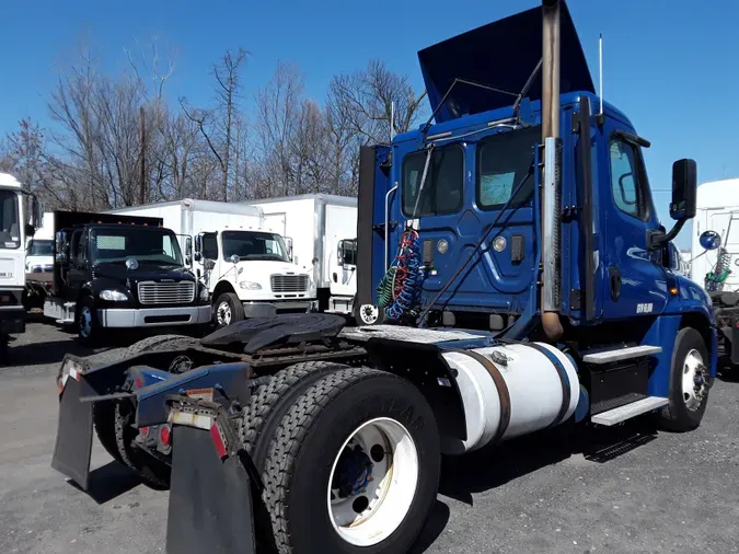 2017 FREIGHTLINER/MERCEDES CASCADIA 125