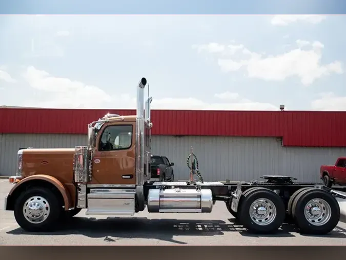 2026 PETERBILT 589