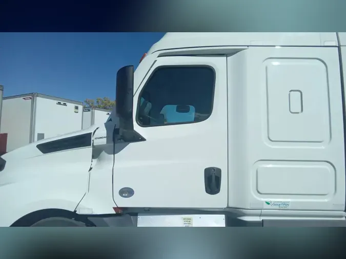 2021 Freightliner Cascadia 126