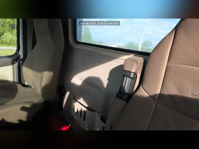 2018 Volvo VNL300