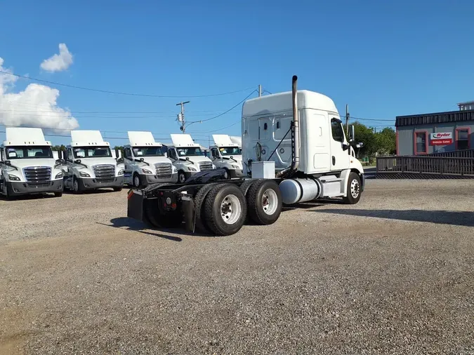 2020 FREIGHTLINER CASCADIA 113" DAYCAB