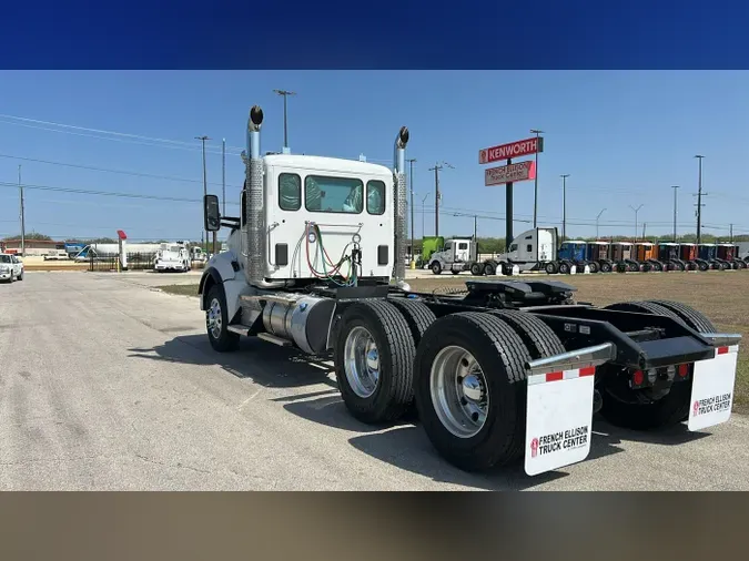 2026 Kenworth T880
