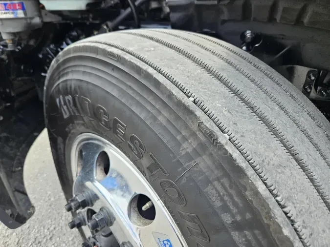 2021 FREIGHTLINER Cascadia 126