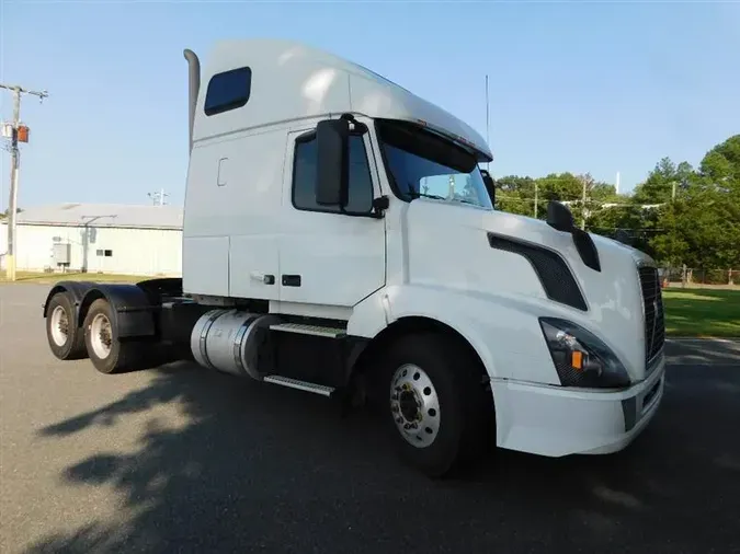 2018 VOLVO VNL670