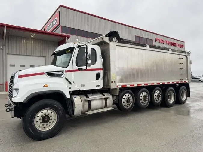 2015 Freightliner 114SD