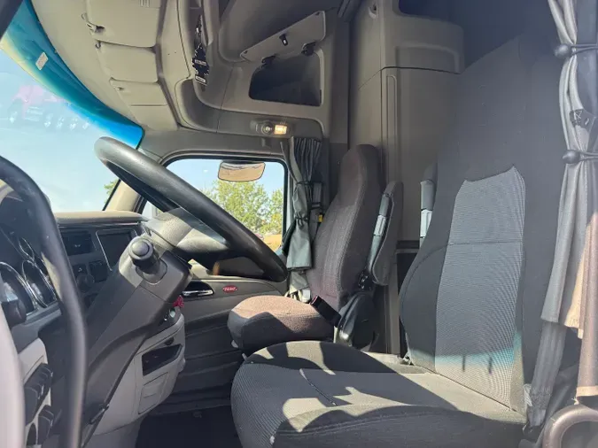 2022 Peterbilt 579