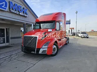 2020 VOLVO VNL64T760