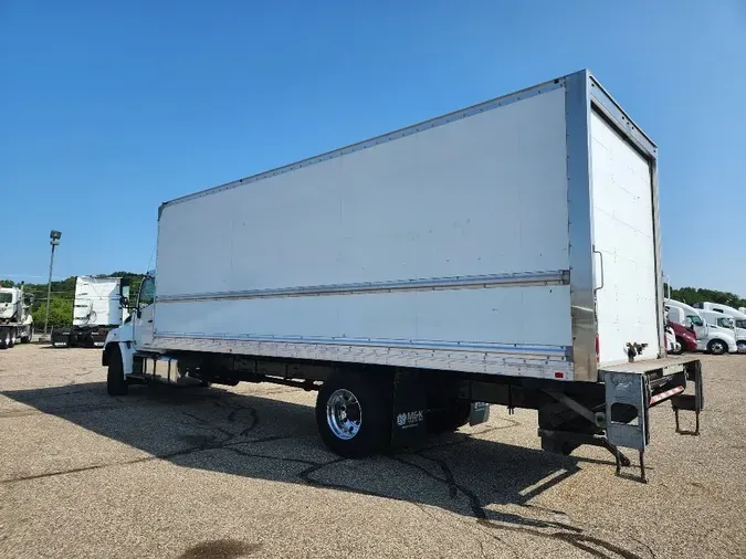 2017 HINO 268A