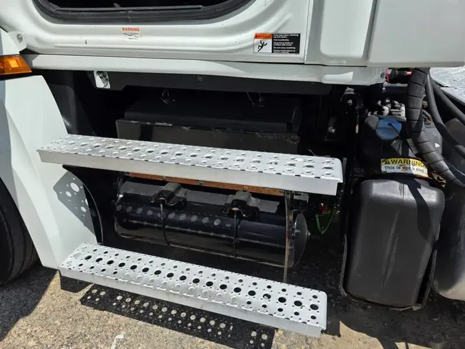 2019 FREIGHTLINER NEW CASCADIA 126
