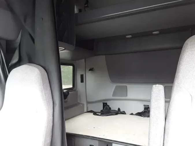 2018 NAVISTAR INTERNATIONAL LT625 SLPR CAB