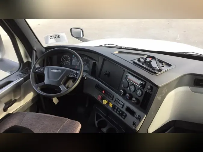 2022 Freightliner Cascadia 1267095f10d399a9f7e0656f3f2928056df