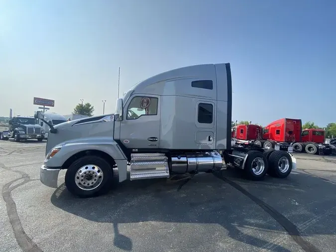 2025 Kenworth T680