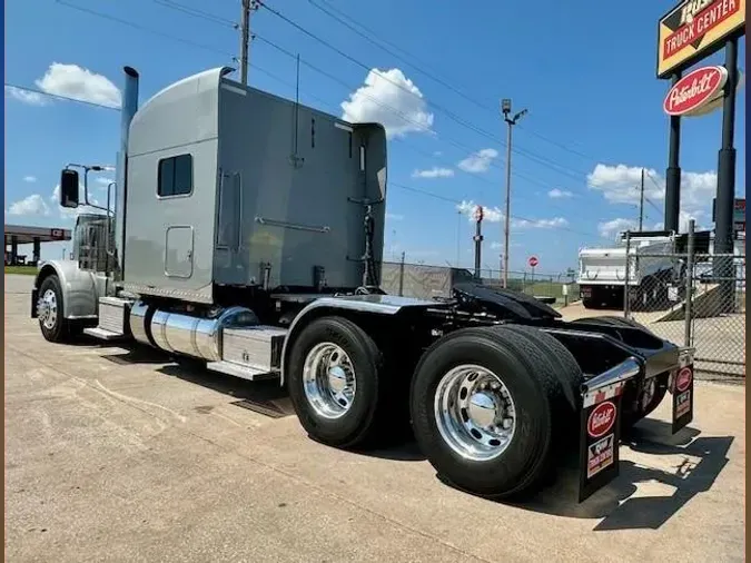 2023 Peterbilt 389