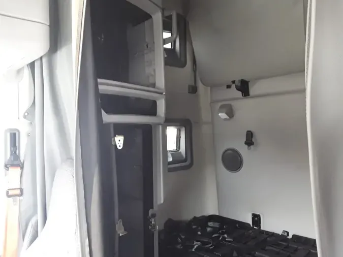 2019 VOLVO VNL64T-760
