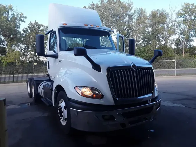 2018 NAVISTAR INTERNATIONAL LT625 DAYCAB T/A